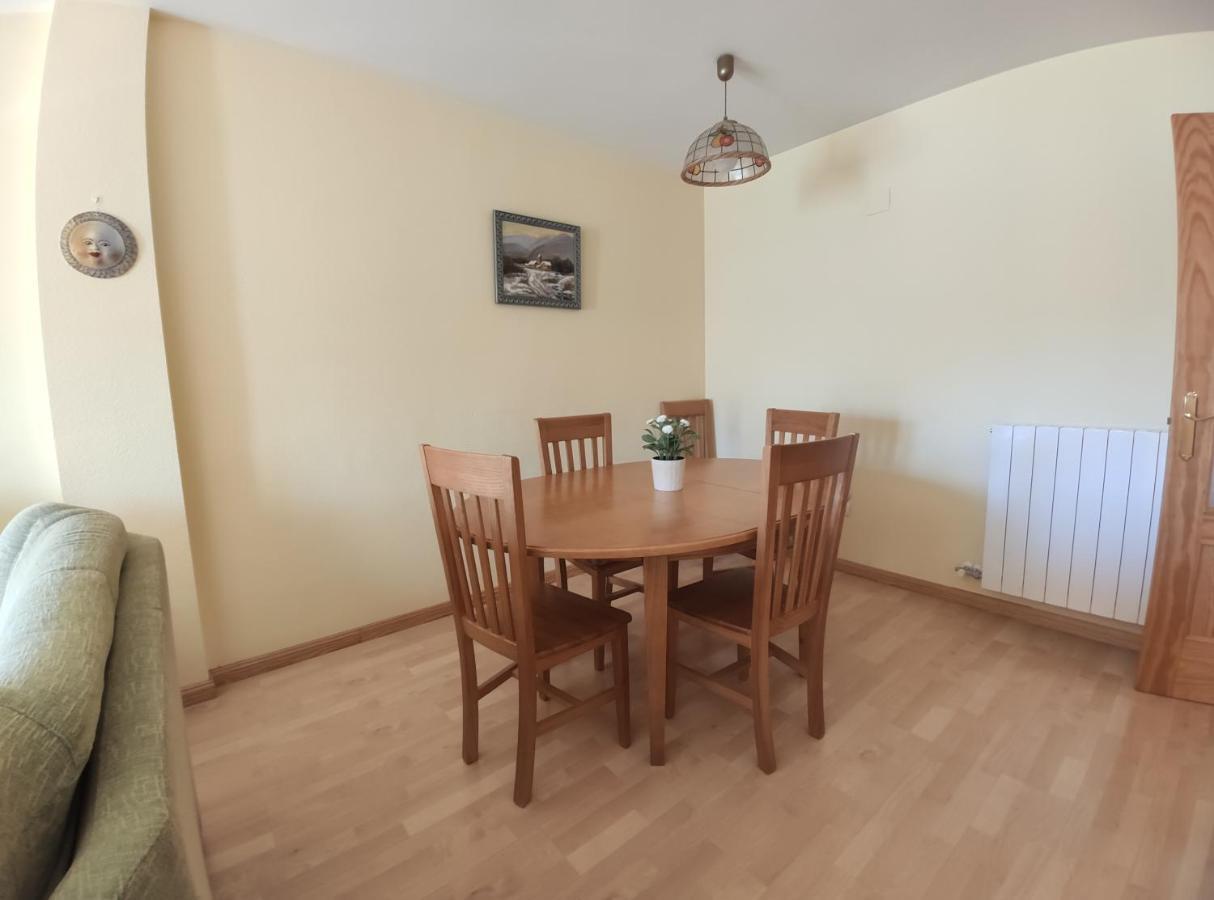 Bisaurin Jaca Appartement Buitenkant foto
